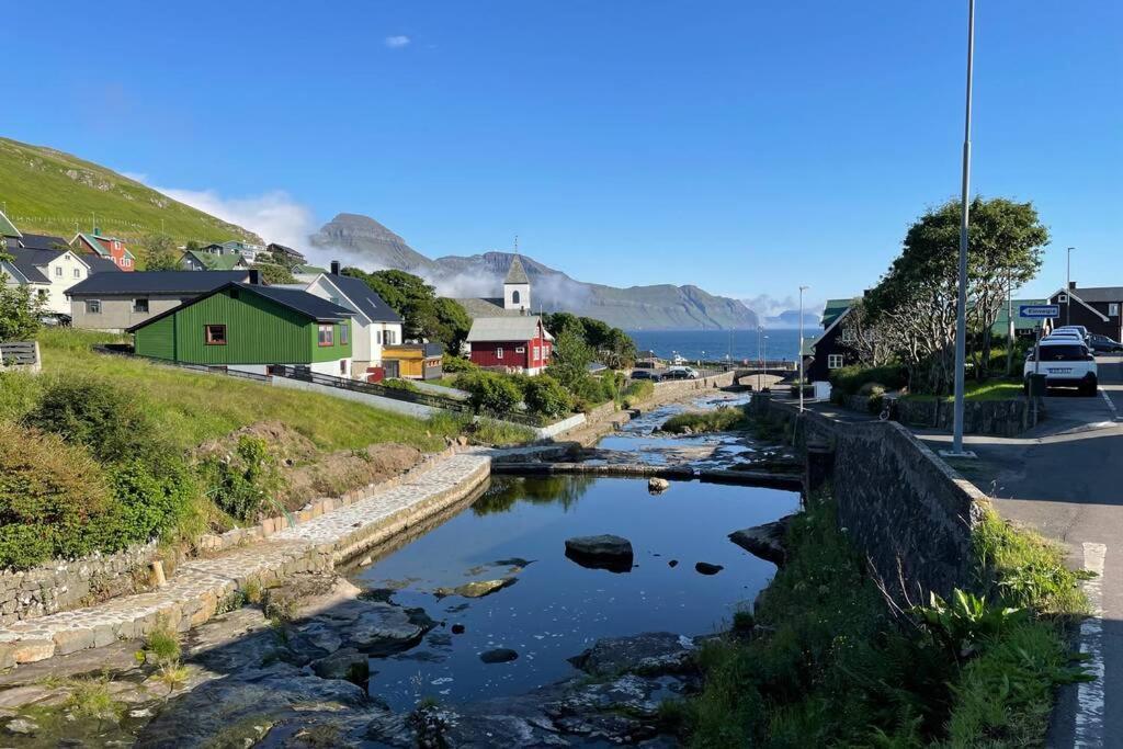 Charming And Authentic Heritage Retreat In Kvivik - Right Next To The River Екстериор снимка